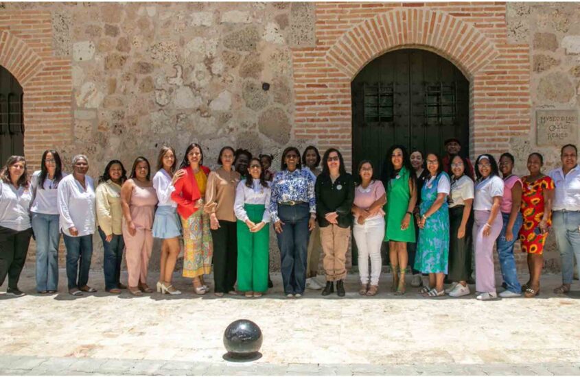Mujeres periodistas dominicanas listas para buscar más pioneras de la democracia para el Premio Periodista Pía Rodríguez