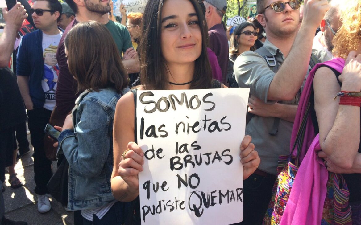 Es hora de que las brujas cuenten sus propias historias.