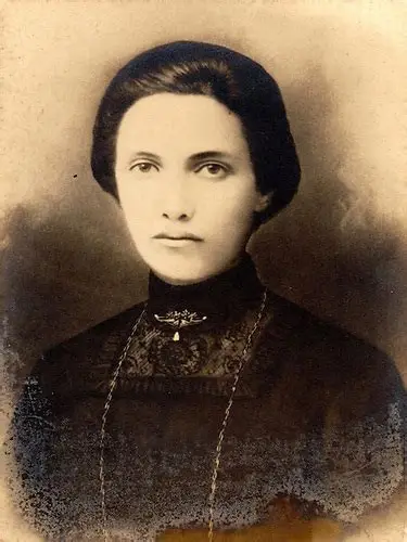 Mercedes Mota, autora