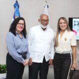 Marien Capitán, Persio Maldonado y Wanda Camilo.
